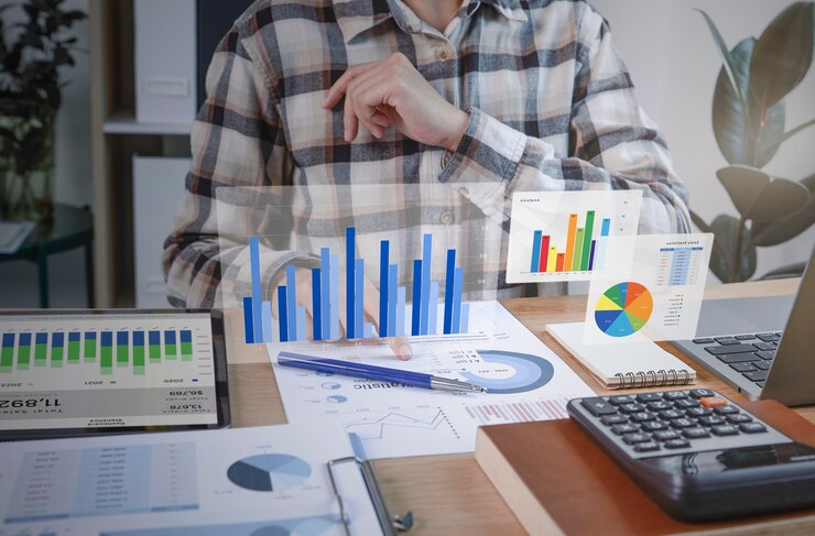 Parcours en trois étapes pour obtenir le titre d’expert-comptable.